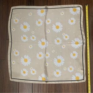 Daisy Scarf